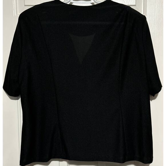 Just 4 Inc Women's Black Short Sleeve Two Button Front Shirt No Size Probably 2X - Picture 2 of 3